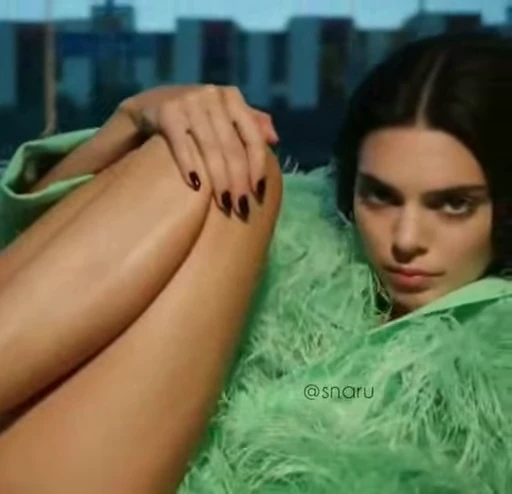 😐 Стикер «Kendall Jenner» для Telegram