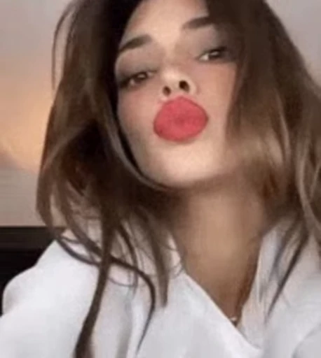 😐 Стикер «Kendall Jenner» для Telegram