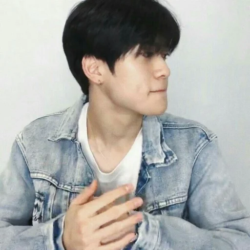 🚬 Стикер «bara ganteng» для Telegram