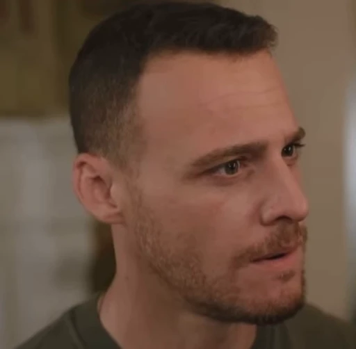 😶 Стикер «Carpinti» для Telegram