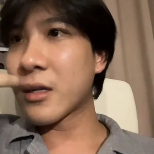 🤩 Стикер «khao» для Telegram