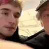 Стикер 32 хазяева