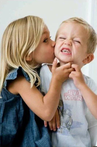 😣 Стикер «Kids» для Telegram