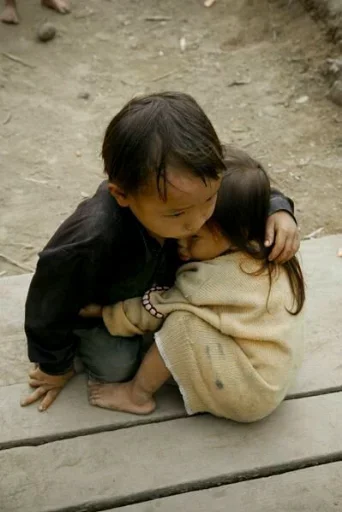 😢 Стикер «Kids» для Telegram