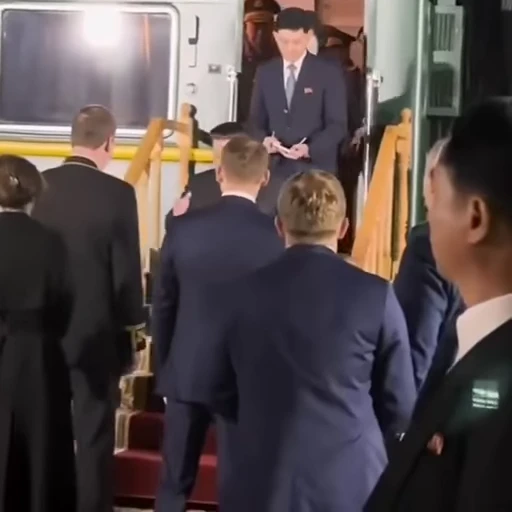 🤝 Стикер «Ким Чен Ын» для Telegram