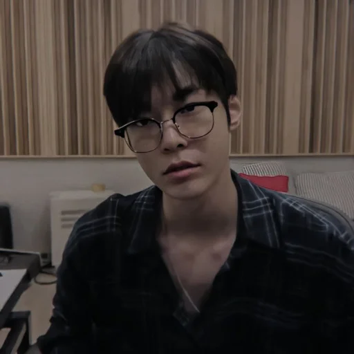 📌 Стикер «doyoung nct» для Telegram
