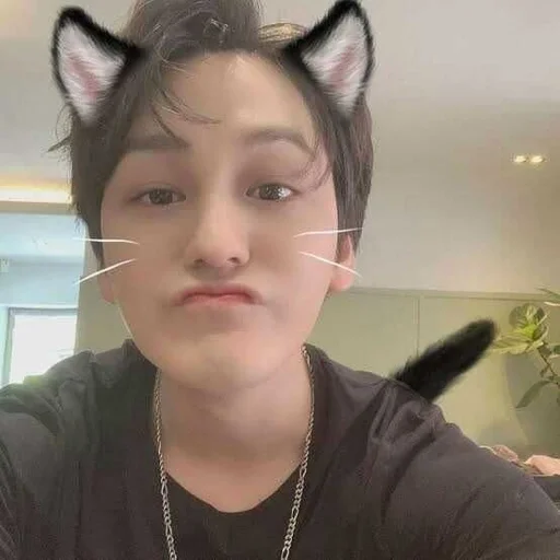 🥰 Стикер «Ким Сан Бом» для Telegram