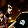 Стикер 33 Kiss Emoji