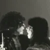 Стикер 54 Kiss Emoji