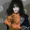 Стикер 30 Kiss Emoji