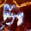 Стикер 55 Kiss Emoji
