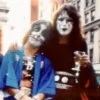 Стикер 5 Kiss Emoji