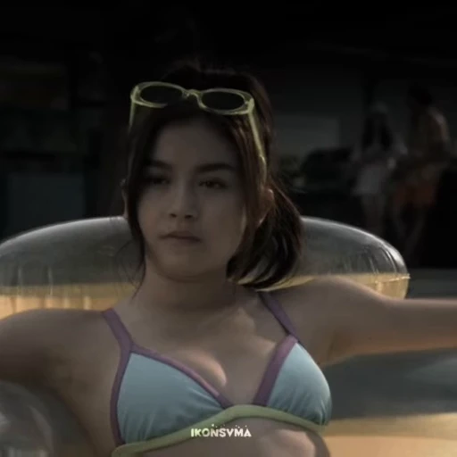 🌟 Стикер «chrissie chau» для Telegram