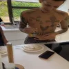 Стикер 3 Кизару