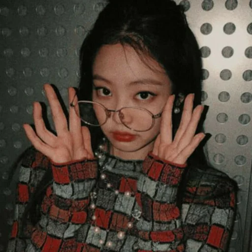🥢 Стикер «kim jennie dark» для Telegram