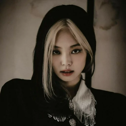🥢 Стикер «kim jennie dark» для Telegram