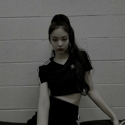 🥢 Стикер «kim jennie dark» для Telegram