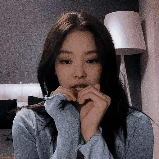 🥢 Стикер «kim jennie dark» для Telegram
