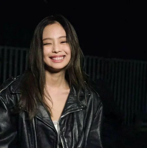 🥢 Стикер «kim jennie dark» для Telegram
