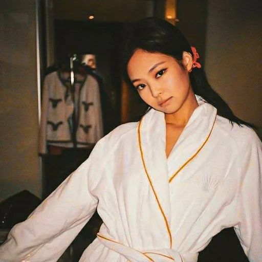 🥢 Стикер «kim jennie dark» для Telegram