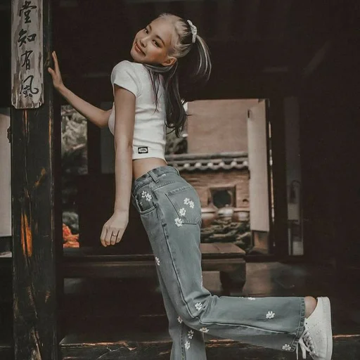🥢 Стикер «kim jennie dark» для Telegram