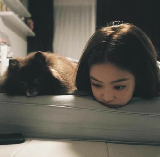 🥢 Стикер «kim jennie dark» для Telegram