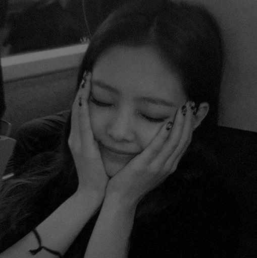 🥢 Стикер «kim jennie dark» для Telegram