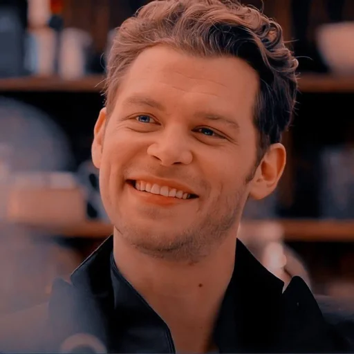 😁 Стикер «Klaus Mikaelson» для Telegram
