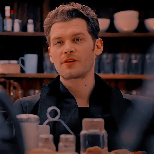 🤨 Стикер «Klaus Mikaelson» для Telegram