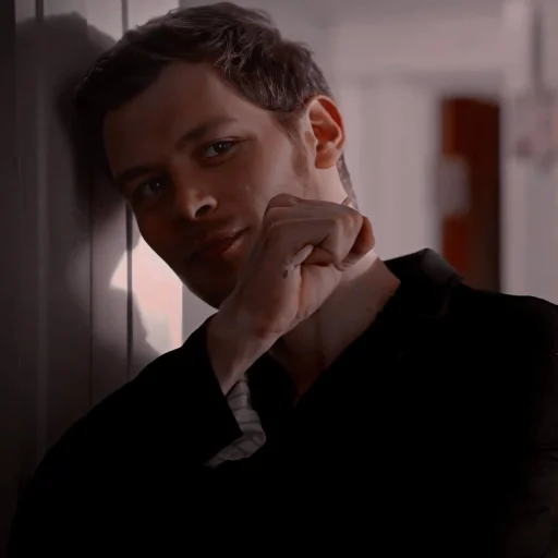 🙃 Стикер «Klaus Mikaelson» для Telegram