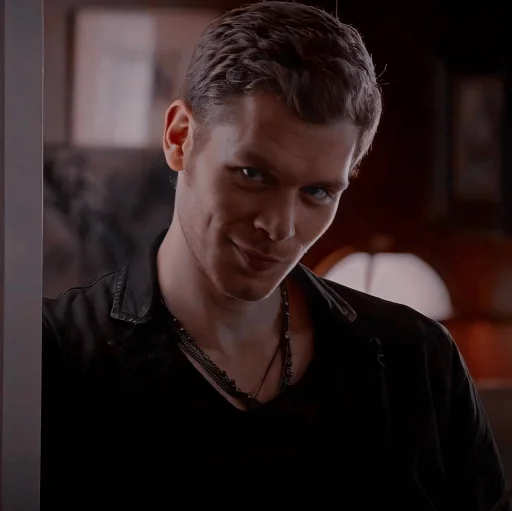 😏 Стикер «Klaus Mikaelson» для Telegram