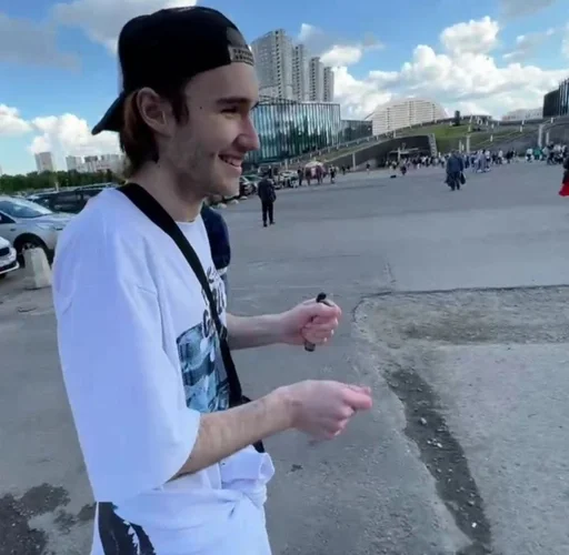 😁 Стикер «Кореш» для Telegram