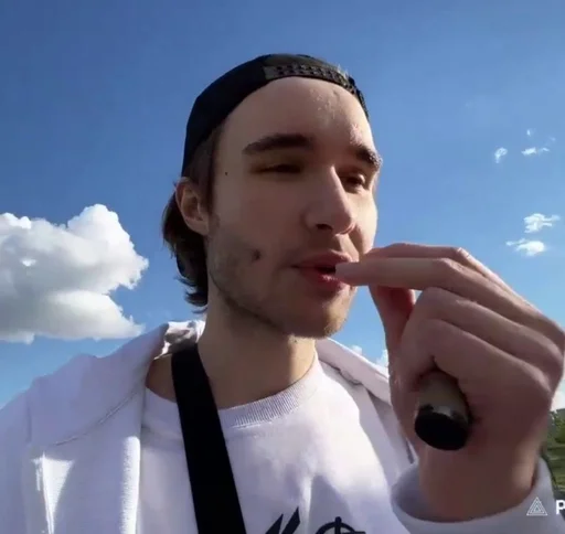 🤏 Стикер «Кореш» для Telegram