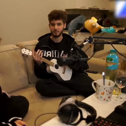 🎸 Стикер «koresh» для Telegram