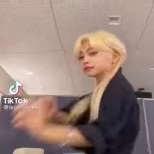 💃 Стикер «KPOP MEME» для Telegram