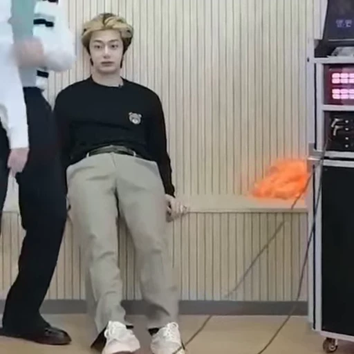 😐 Стикер «KPOP MEME» для Telegram
