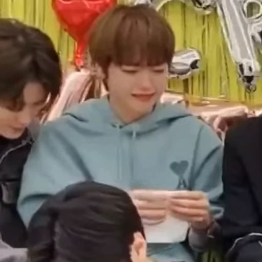 🥲 Стикер «KPOP MEME» для Telegram