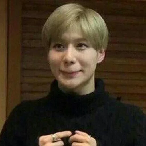 😏 Стикер «K-pop Moments» для Telegram