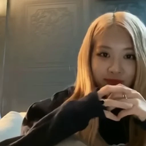 🤍 Стикер «Kgurls 3» для Telegram
