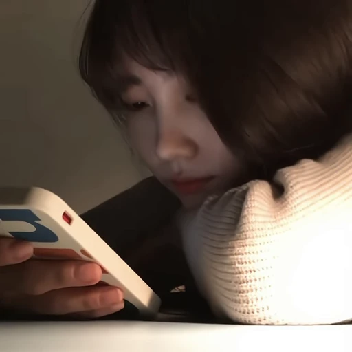 🤍 Стикер «Kgurls 3» для Telegram