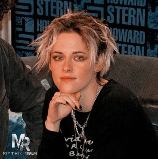 😗 Стикер «Kristen» для Telegram