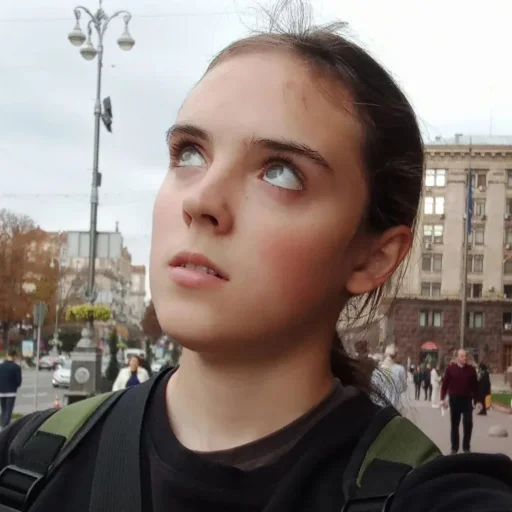 🦍 Стикер «Крістінка шаліт» для Telegram