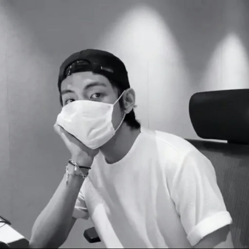 🦅 Стикер «bts kim taehyung» для Telegram