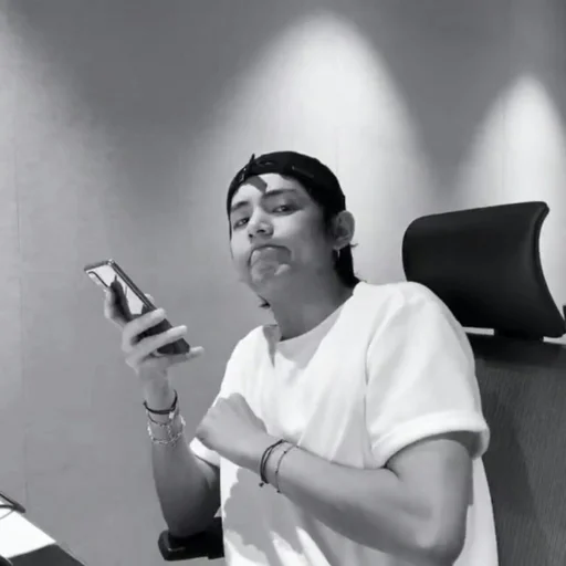 🦅 Стикер «bts kim taehyung» для Telegram