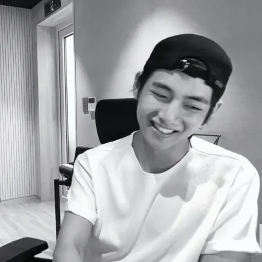 🦅 Стикер «bts kim taehyung» для Telegram
