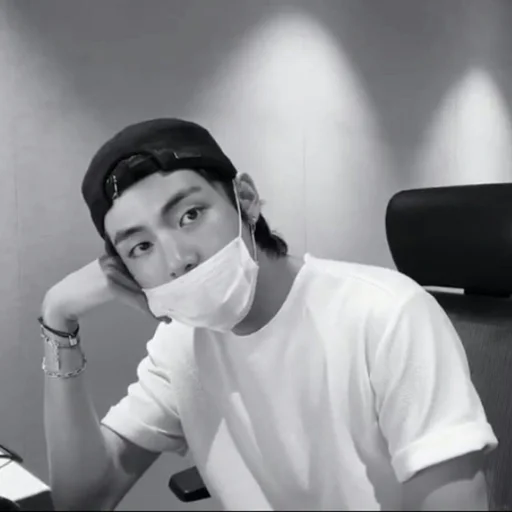 🦅 Стикер «bts kim taehyung» для Telegram