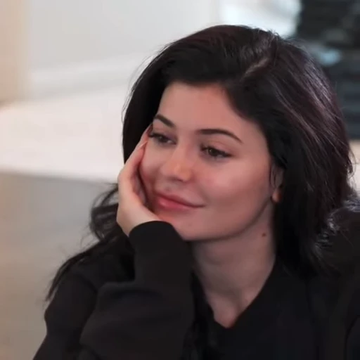 😐 Стикер «Kylie Jenner» для Telegram