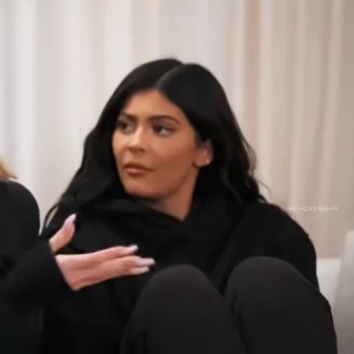 😐 Стикер «Kylie Jenner» для Telegram