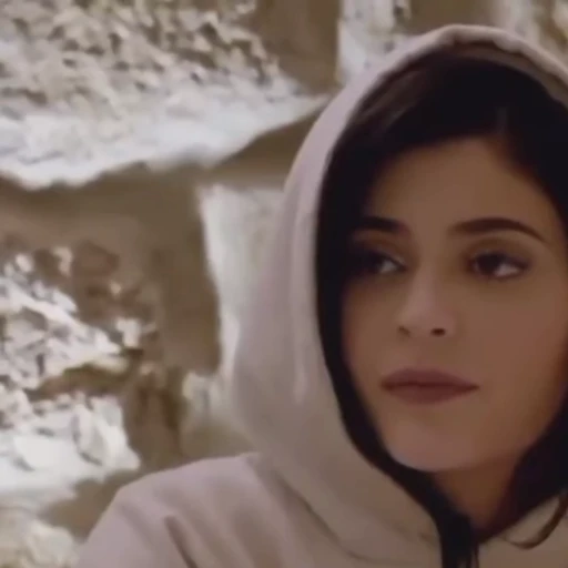 😐 Стикер «Kylie Jenner» для Telegram