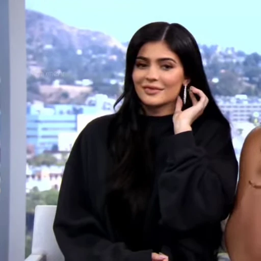 😐 Стикер «Kylie Jenner» для Telegram